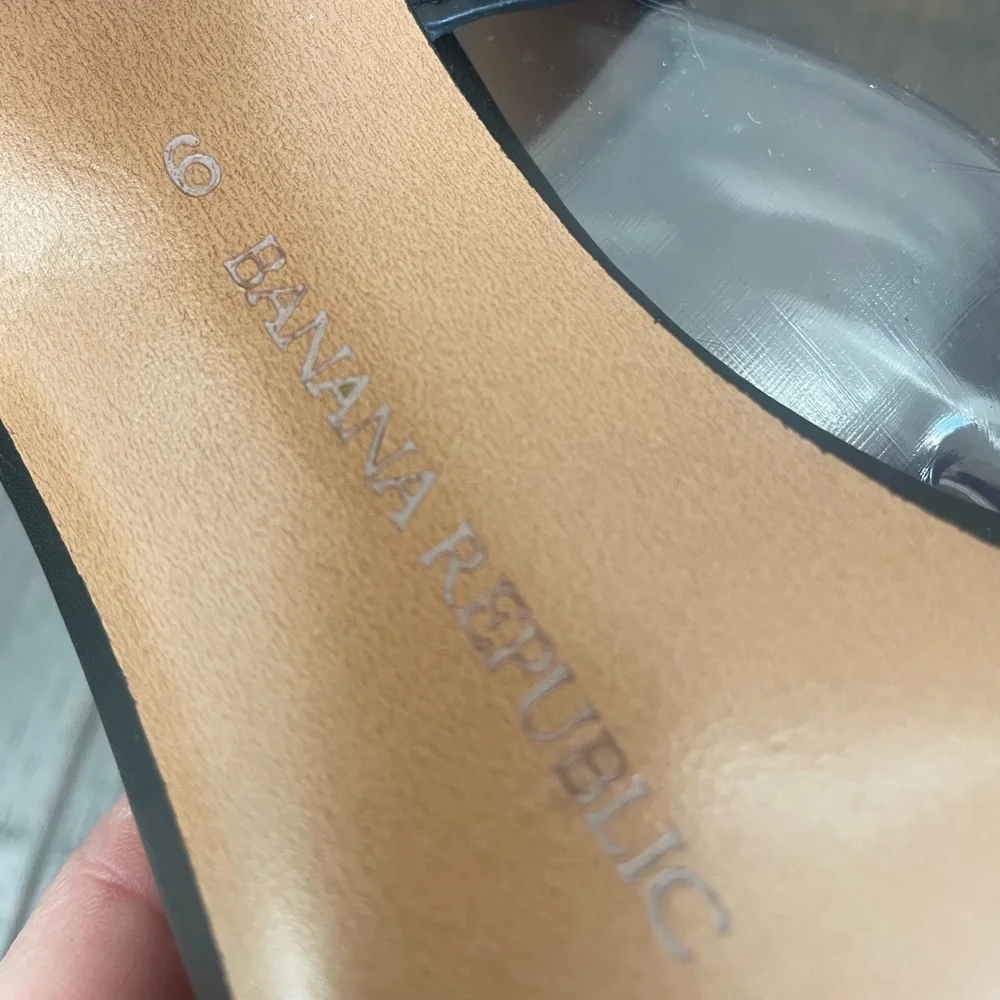 Banana Republic Heels Strappy black Gold Women size 6 open toe pump dress shoe - Picture 6 of 6